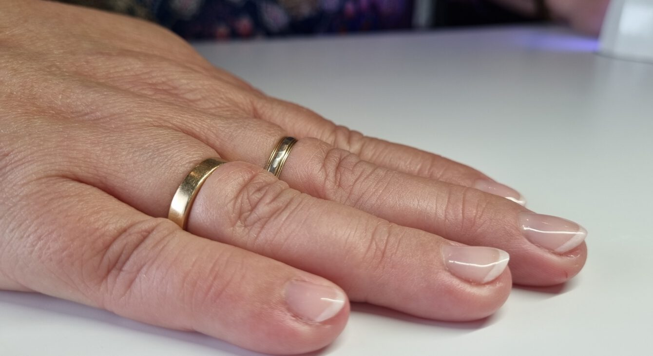 gelnagels met french manicure (off white) 1